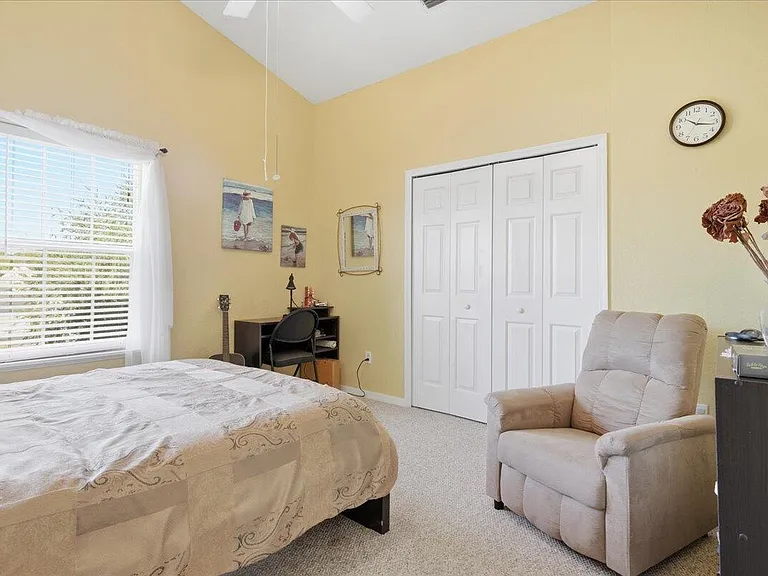 1810 Waterford Dr #6 — Photo 14