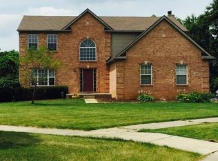 668 Joshua Dr, Highland, MI