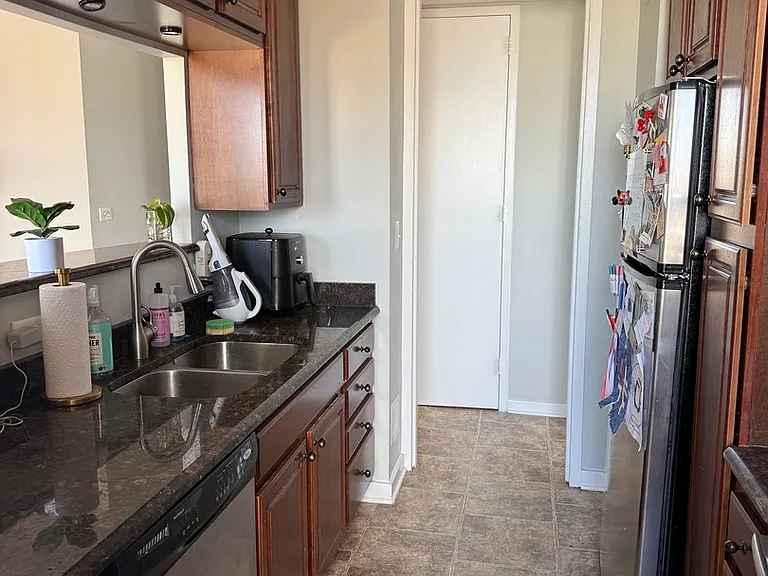 2626 N Lakeview Ave #1612 — Photo 7