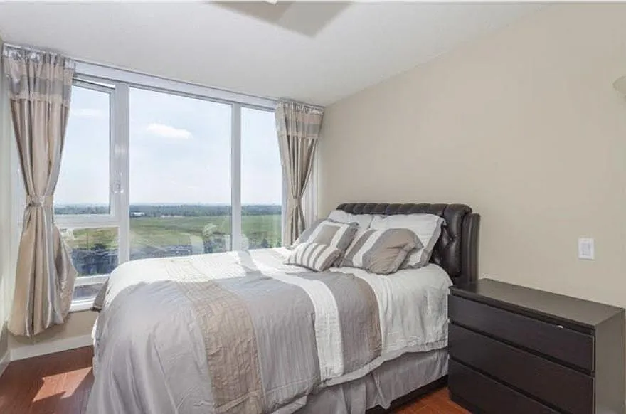 5068 Kwantlen St #801
