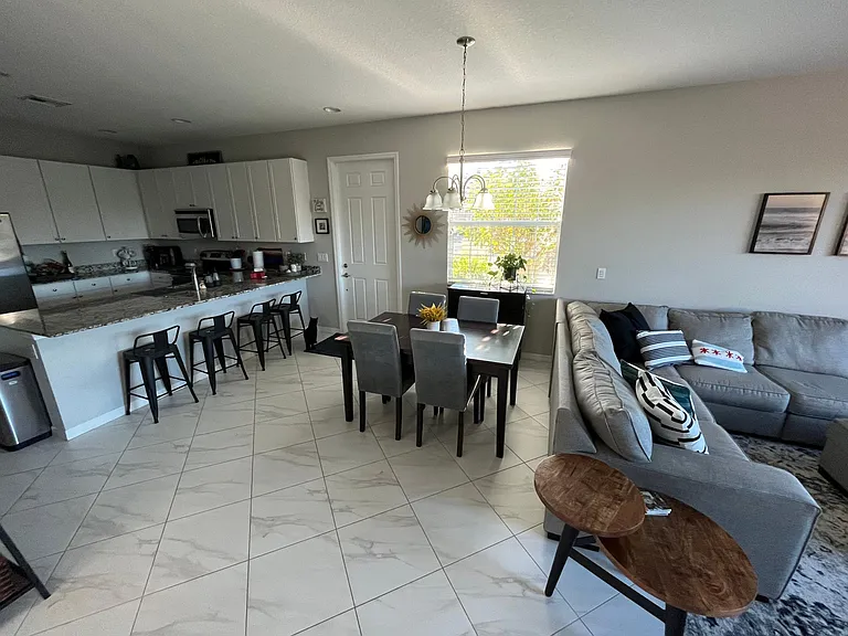 675 SW Glen Crest Way — Photo 8