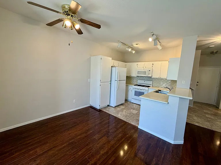 251 S Green Valley Pkwy #4011 — Photo 15