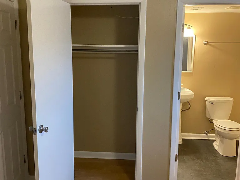 720 Ferdinand Ave SW #26 — Photo 16