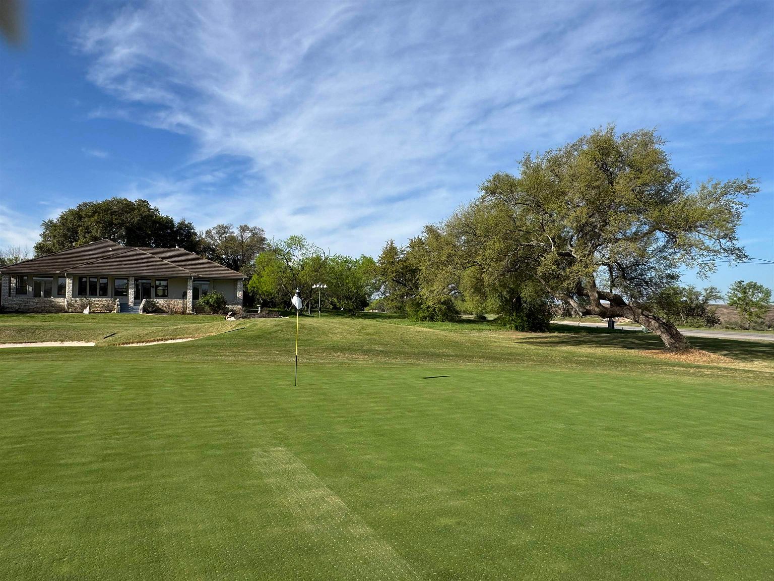 Lot 23020 Far West