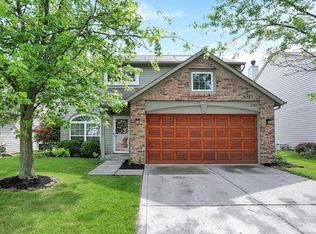 6702 Wimbledon Dr, Zionsville, IN 46077