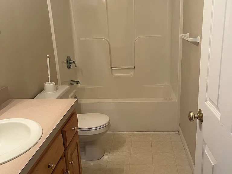 24 Central Ave — Photo 11