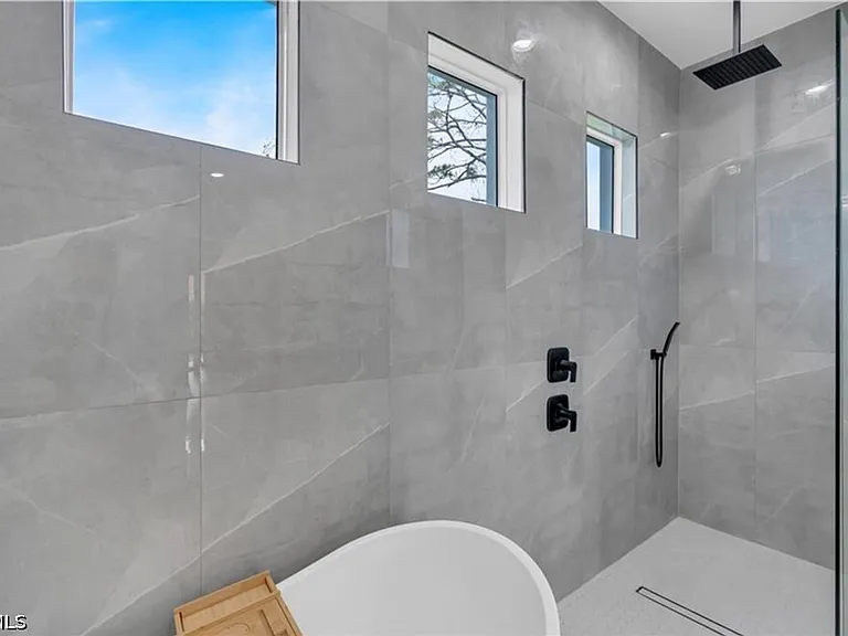133 West Dr — Photo 15