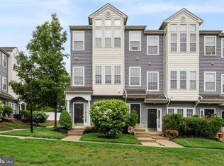 13 River Ln, Delanco, NJ 08075