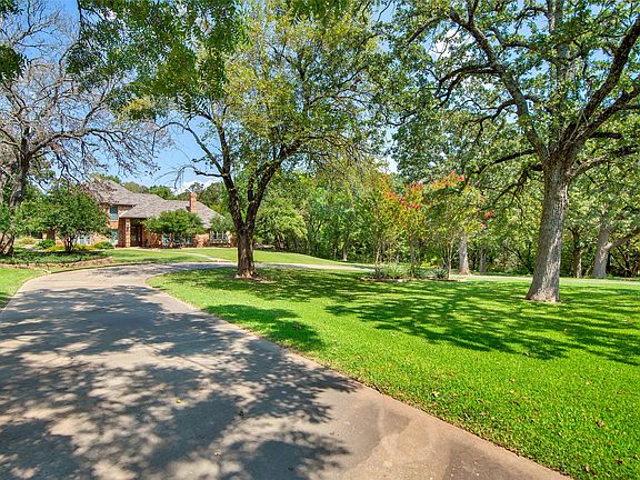 3rd image of 649 Anderson Rd