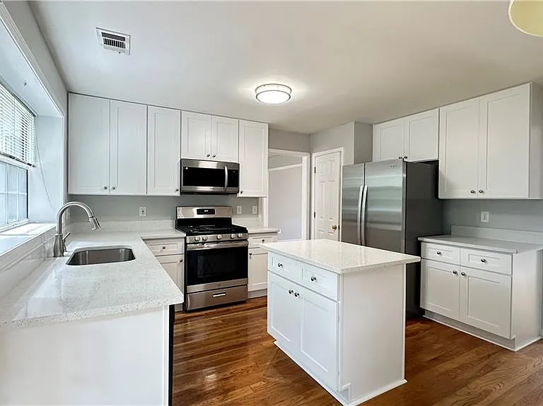 11900 Carriage Park Ln — Photo 7