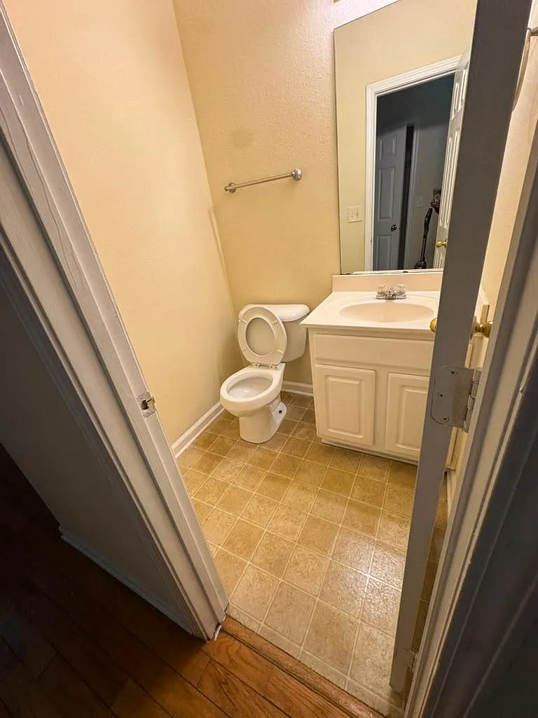 3 bed, 2.5 bath, 1528 sqft, $1,850 — Photo 4