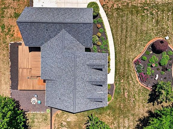 4th image of 6014 Evelyn Ln
