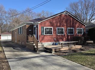911 Brown Ave, Galesburg, IL 61401