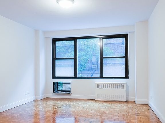 3rd image of 540 Saint Johns Pl #A