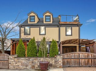 6211 83rd St, Middle Village, NY 11379