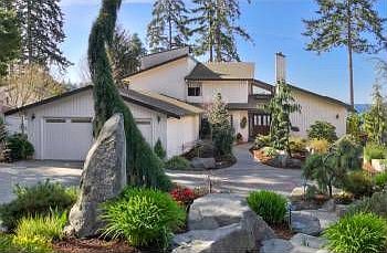 1st image of 9514 Beachwood Dr NW