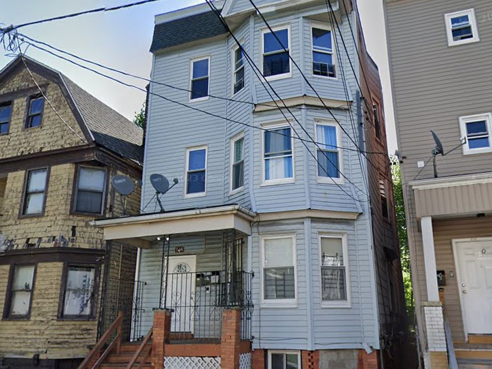 1st image of 318 S 19th St #A