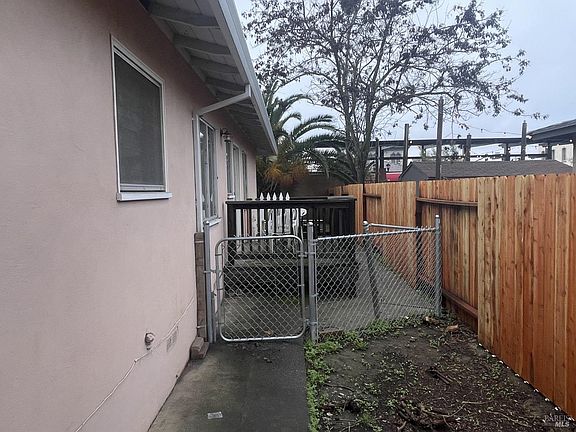 2nd image of 140 S 2nd Street