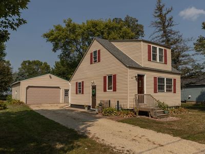 403 Pleasant St E, Brownsdale, MN, 55918