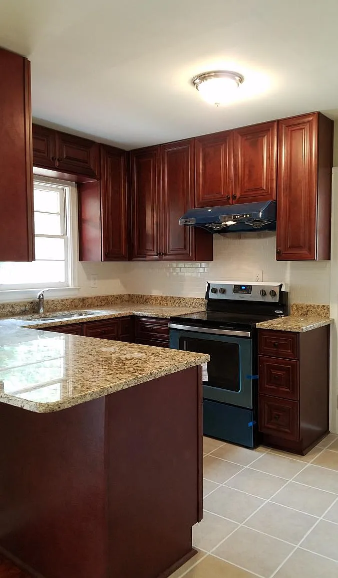 3 bed, 1.5 bath, 1260 sqft, $2,400 — Photo 1