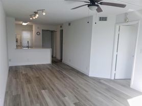 2216 N Cypress Bend Dr