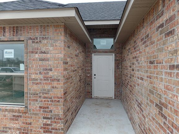 3rd image of 1305 Lavona Ln