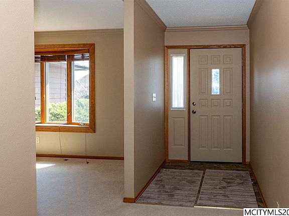 3rd image of 1 Briarstone Ct