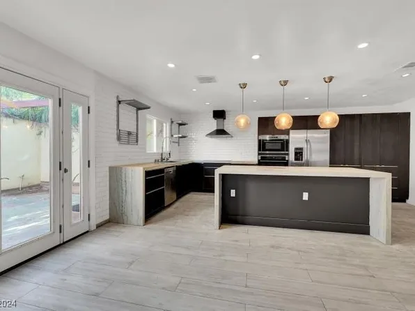 3450 Monte Carlo Dr, Las Vegas, NV 89121