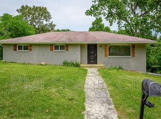 1375 Orbit Dr, Hixson, TN 37343