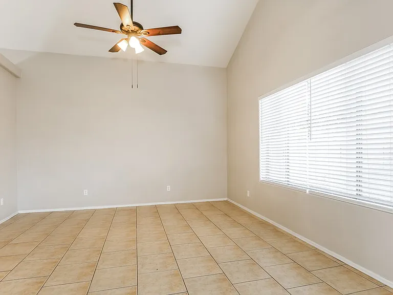 8216 W Globe Ave — Photo 7