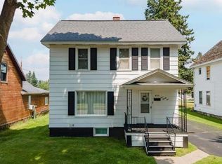 422 W Minckler St, Iron River, MI 49935