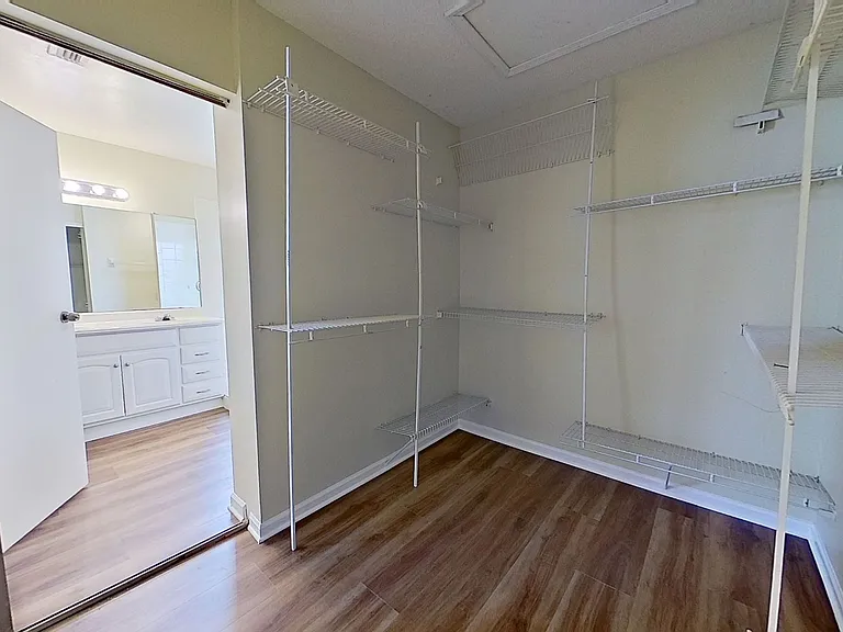 12958 Medford Ln — Photo 15