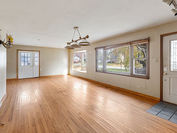 3rd image of 23076 N Richards Ct