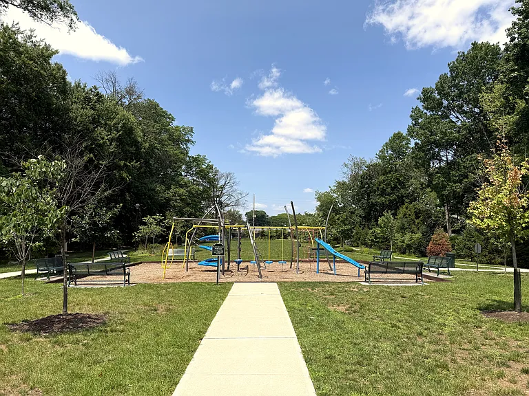 44 Litchfield Ln — Photo 41