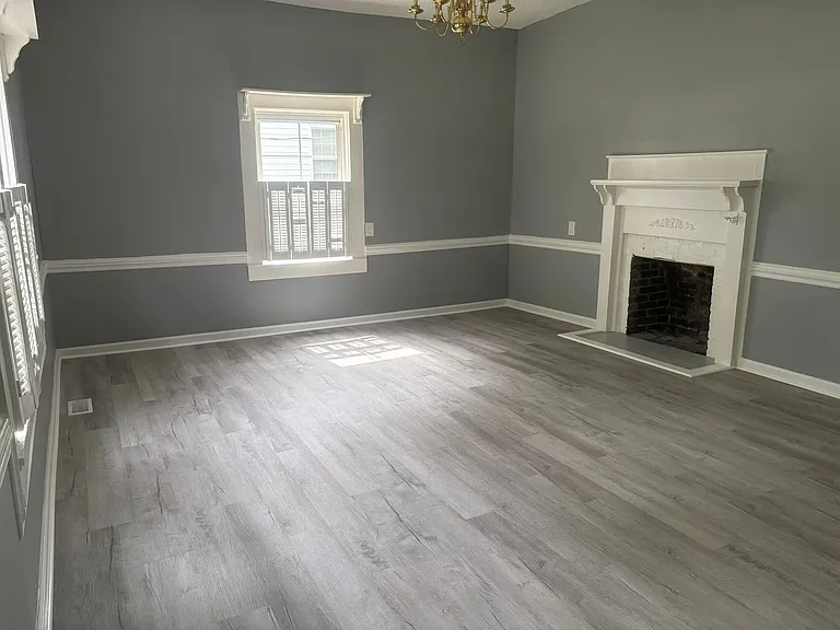 211 E Edinborough Ave — Photo 2
