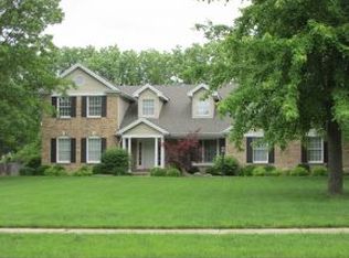 15 Deerfield Ln, Charleston, IL 61920