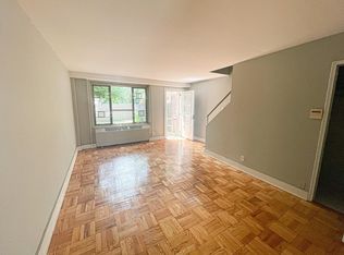67-45 190th Ln, Fresh Meadows, NY 11365