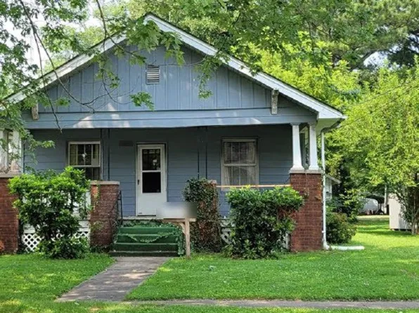 605 N Epworth St, Fairfield, IL 62837