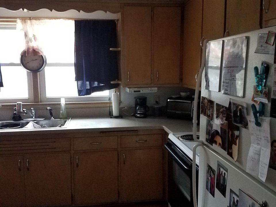 Kitchen Stove,Fridge incl.