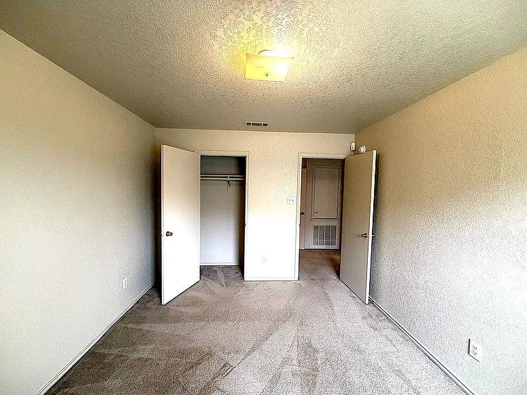 5208 Lauren Lea Dr #B — Photo 16