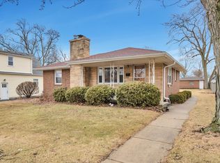 627 E 12th St, Lockport, IL 60441