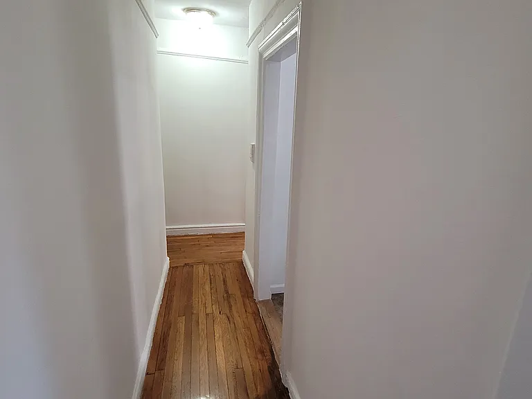 2305 Creston Ave #3B — Photo 18