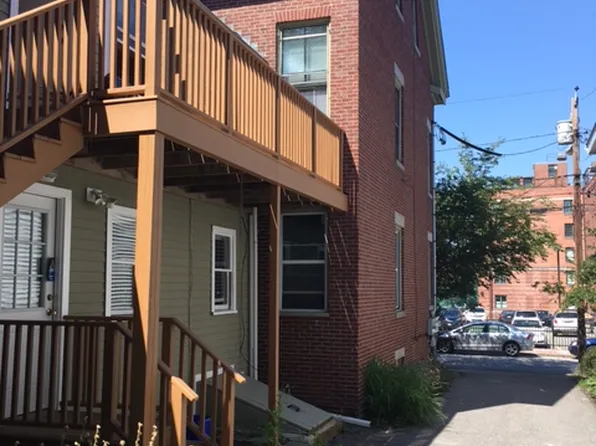 86 Winter St #3, Portland, ME 04102