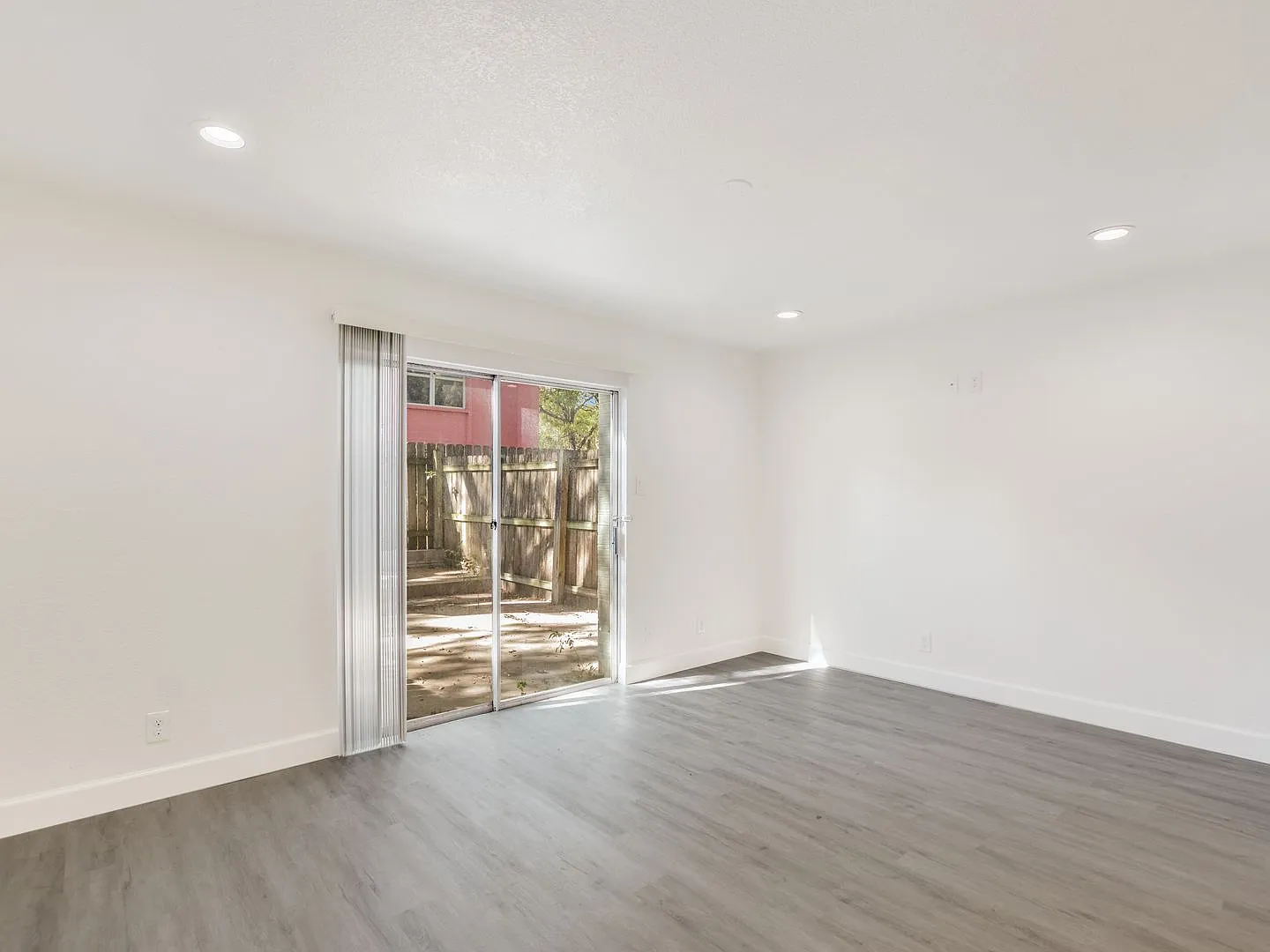 3816 Southway Dr — Photo 2