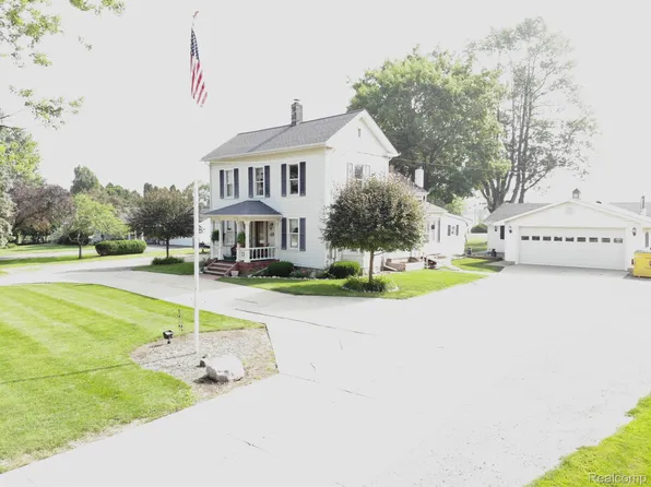 4741 Howland Rd, Almont, MI 48003