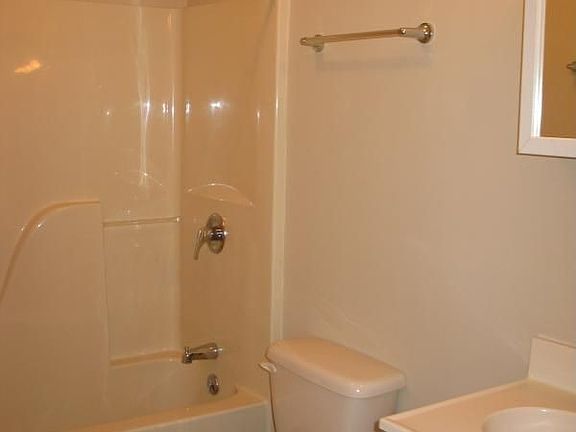 4th image of 7601 Cumberland Dr