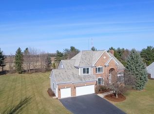 3210 Carrington Dr, Crystal Lake, IL 60014