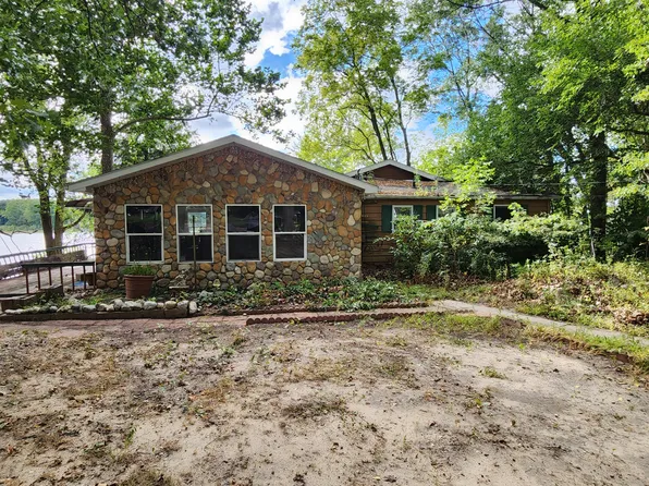 37123 Hillside Dr, Paw Paw, MI 49079