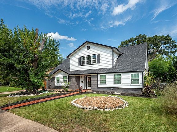3rd image of 4310 Black Locust Dr