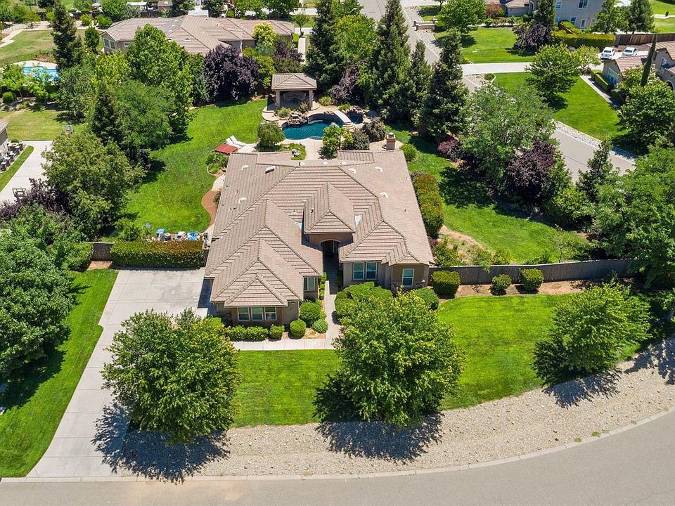 1st image of 8023 Sparrow Cove Pl